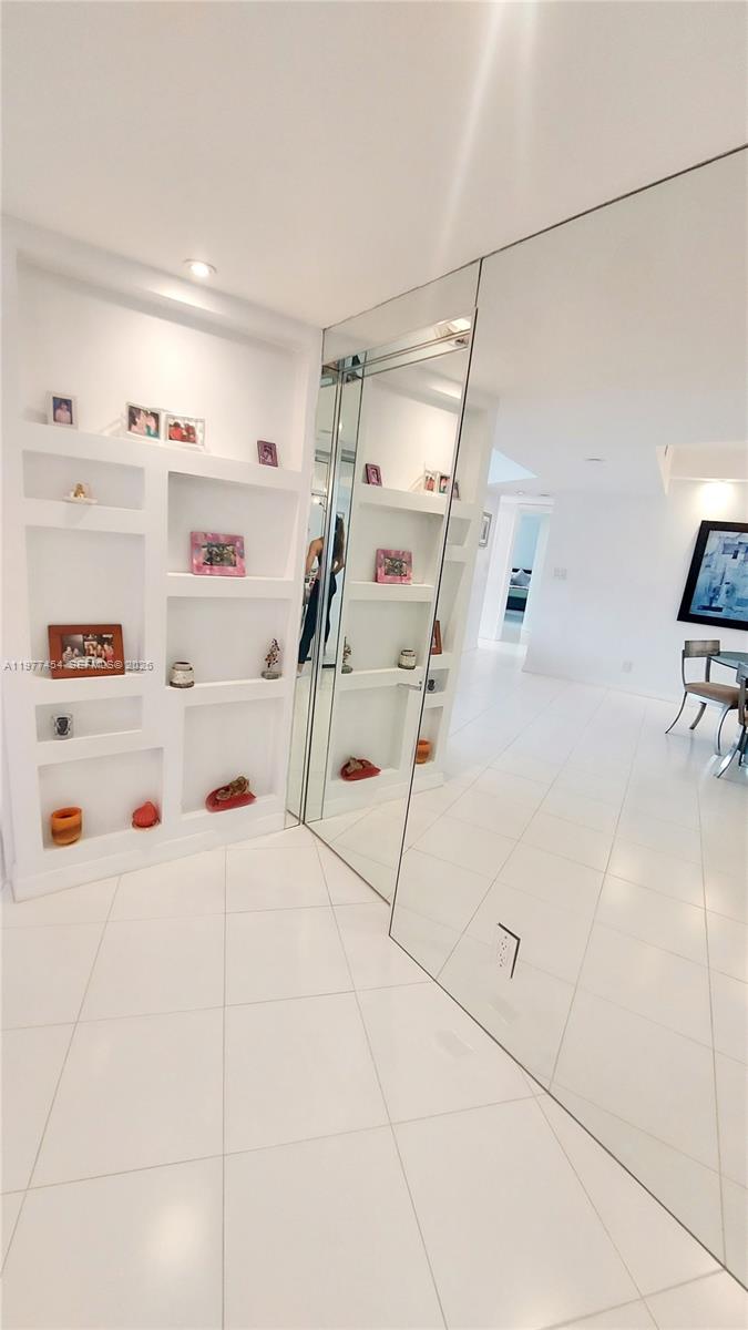 508 2 / 2 1230 sq. ft. $ 2026-05-18 0 Photo