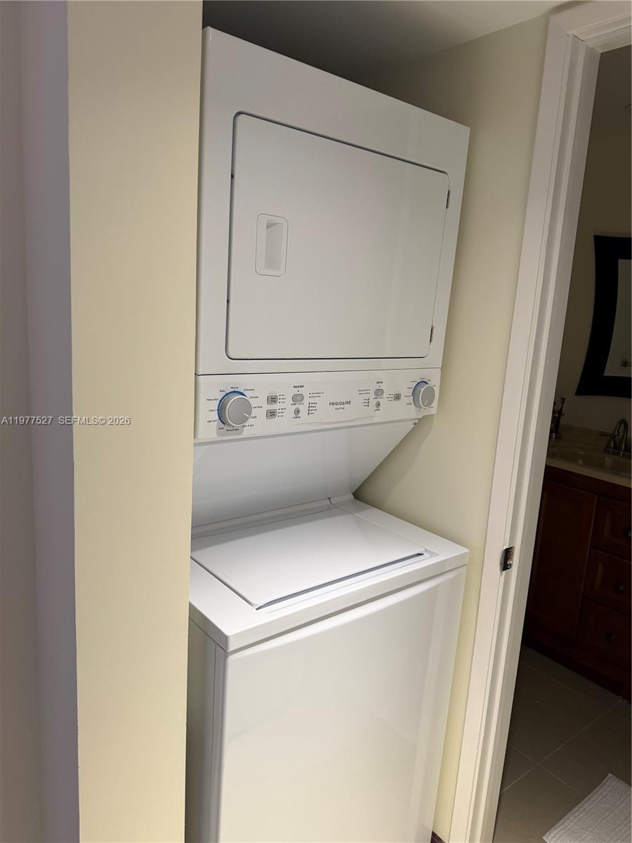 Photo of 3600 Mystic Pointe Dr  #615, Aventura, Florida, 33180 - 