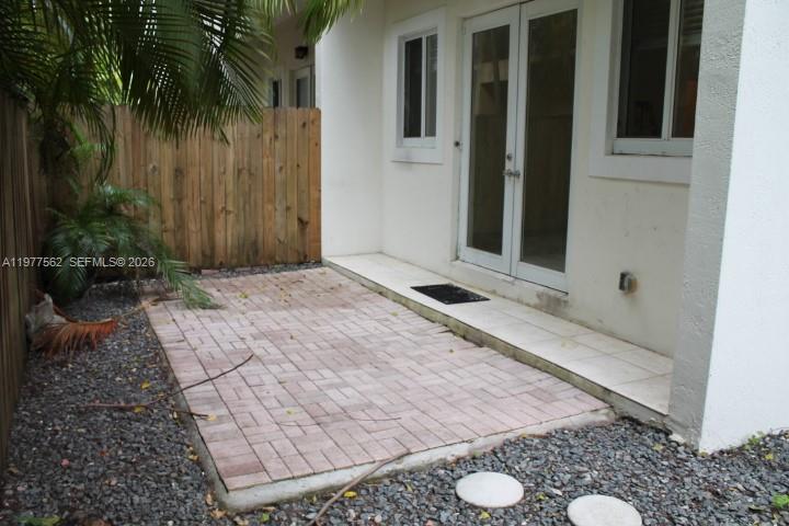   /  3500 кв.футов $ 2026-03-05 0 Фото