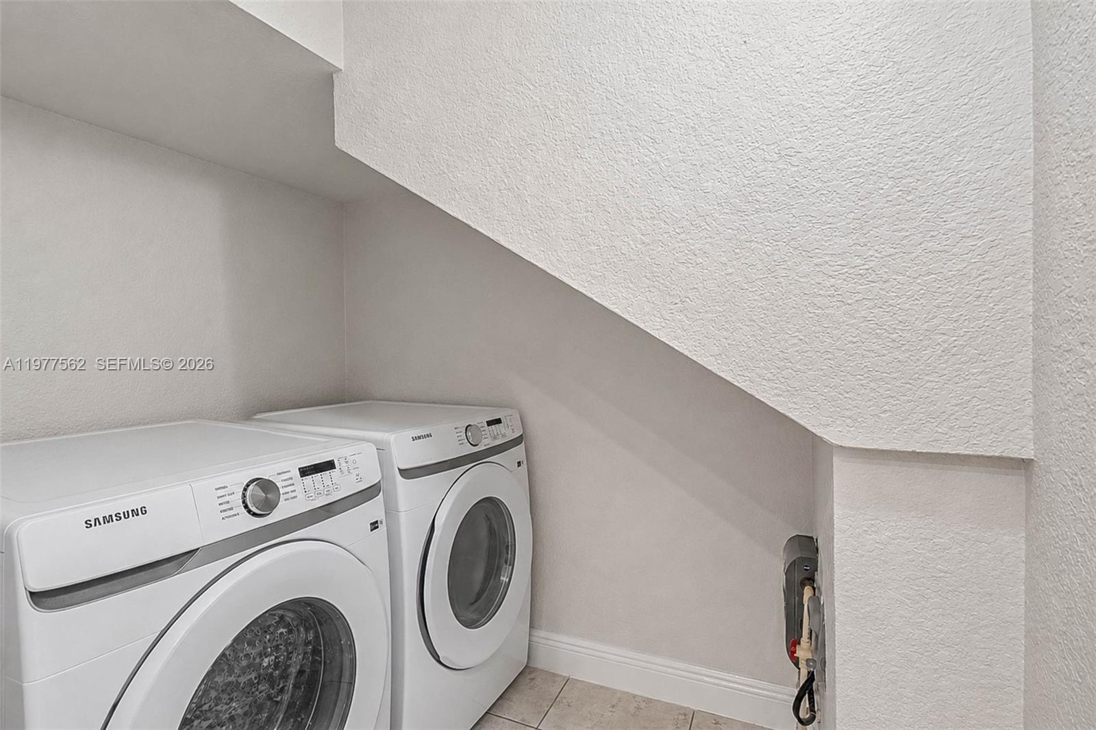 See details / 3500 sq. ft. $ 2026-07-28 0 Photo