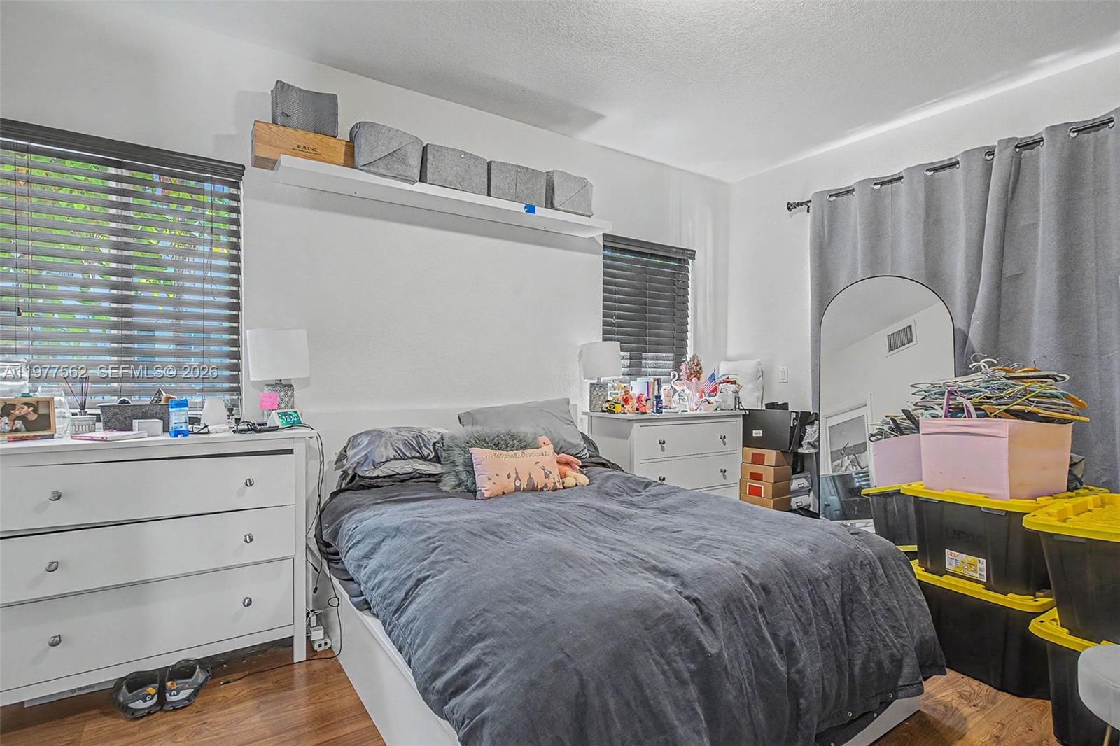 Ver detalles / 3500 sq. ft. $ 2026-07-28 0 foto