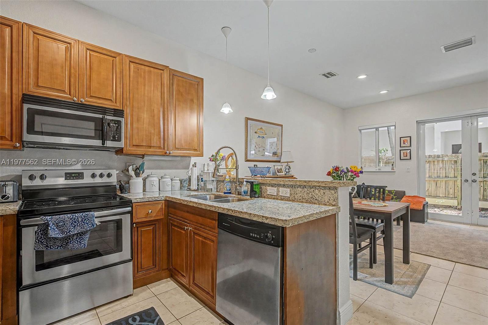 Ver detalles / 3500 sq. ft. $ 2026-07-28 0 foto