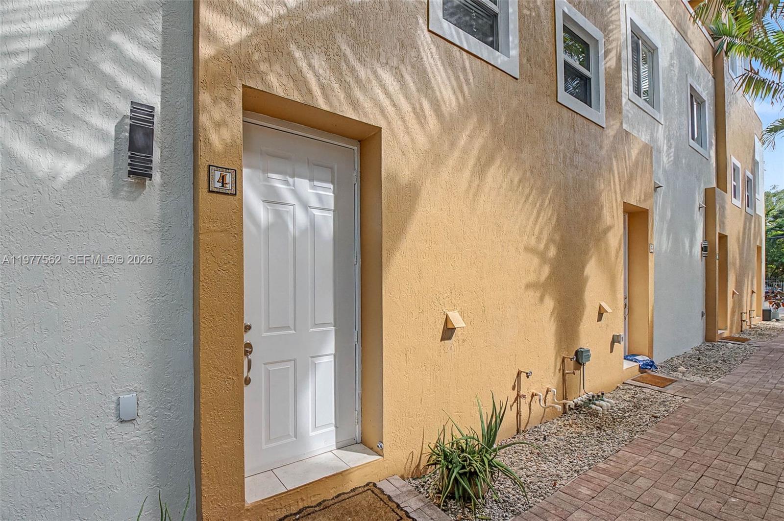 Ver detalles / 3500 sq. ft. $ 2026-07-28 0 foto