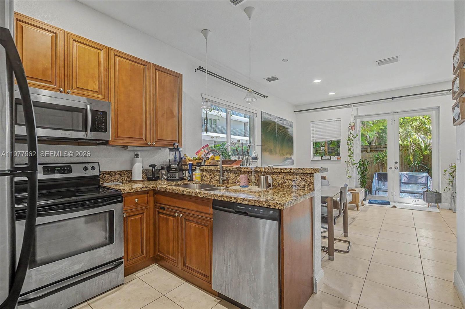 Ver detalles / 3500 sq. ft. $ 2026-07-28 0 foto