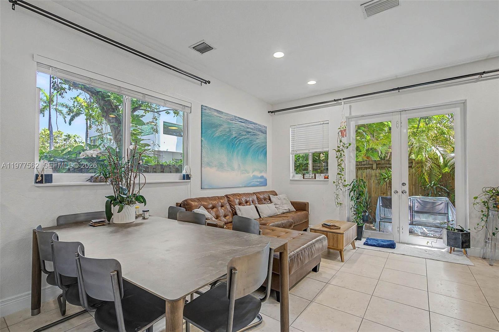 Ver detalles / 3500 sq. ft. $ 2026-07-28 0 foto