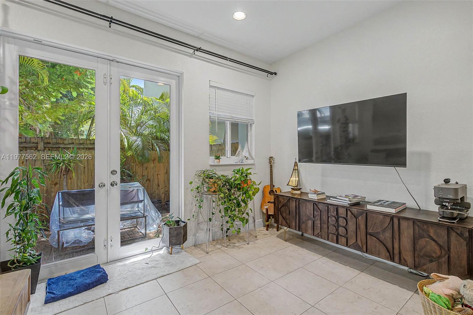 Ver detalles / 3500 sq. ft. $ 2026-07-28 0 foto