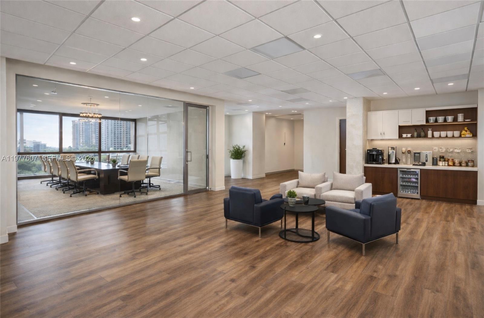 Подробнее 602 / кв.футов $ 2026-03-05 0 Фото