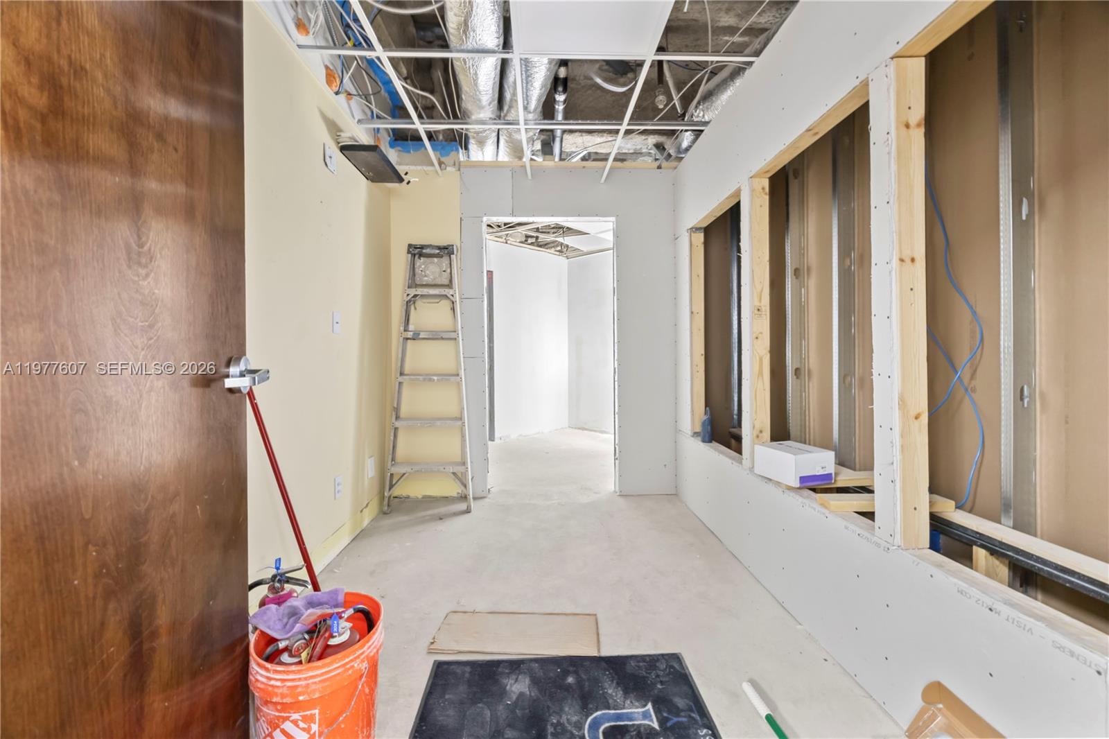 Подробнее 602 / кв.футов $ 2026-03-05 0 Фото