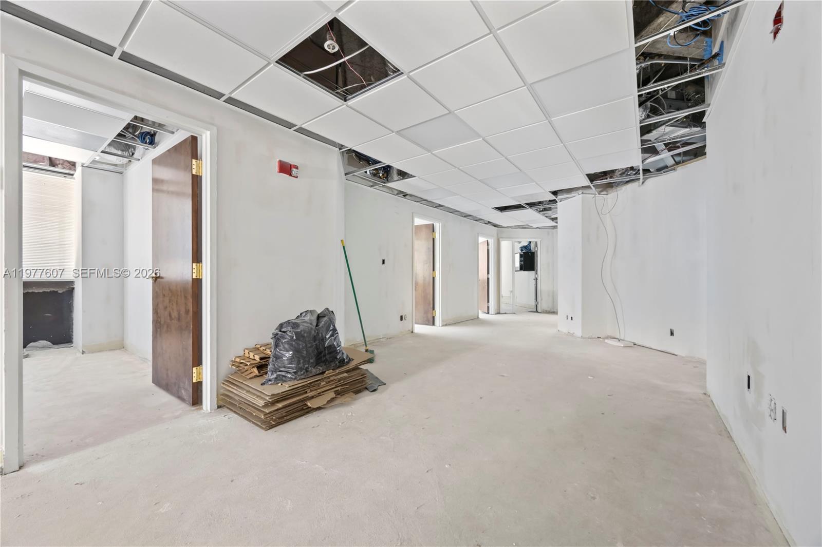 Подробнее 602 / кв.футов $ 2026-03-05 0 Фото