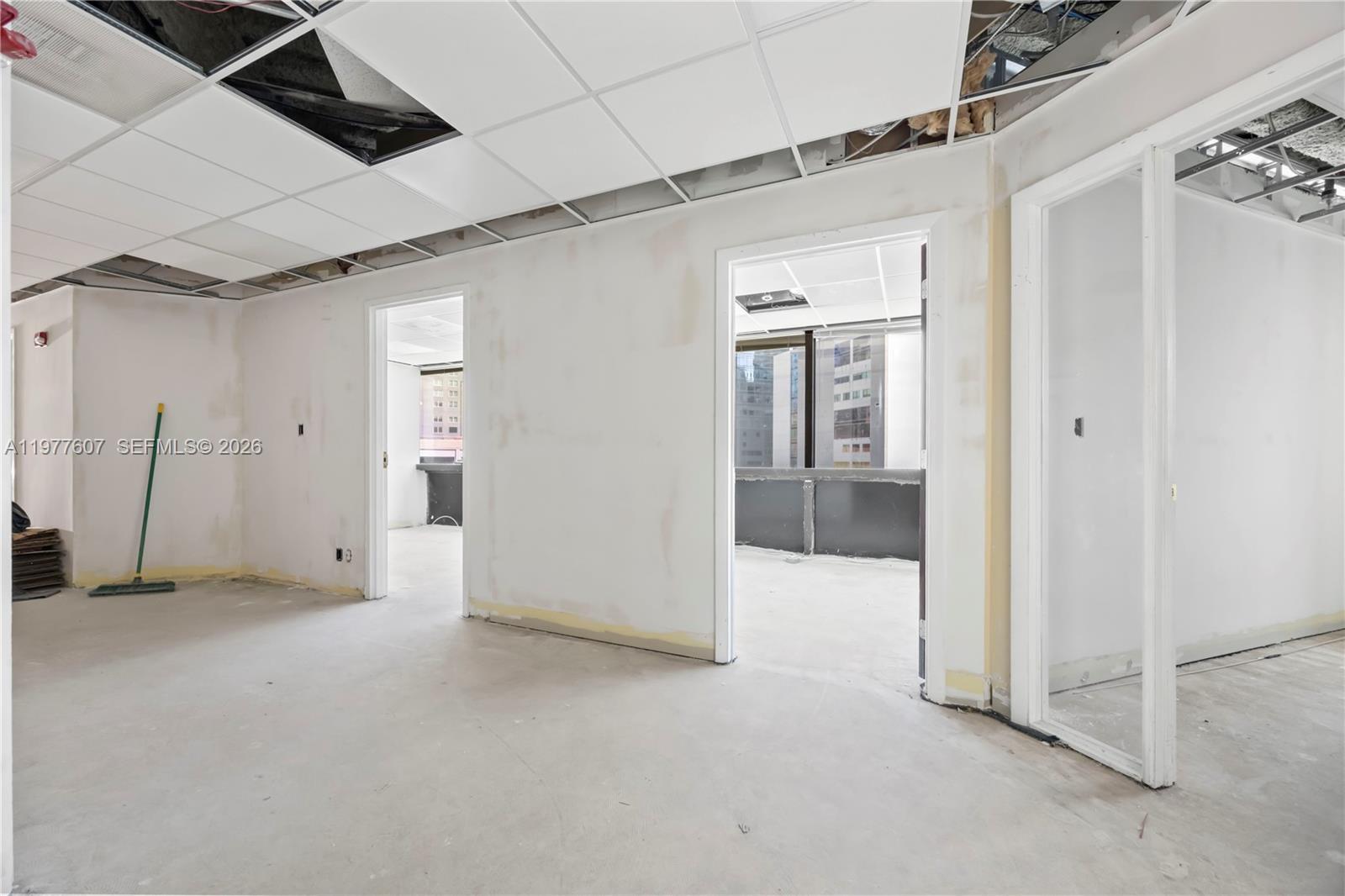 Подробнее 602 / кв.футов $ 2026-03-05 0 Фото