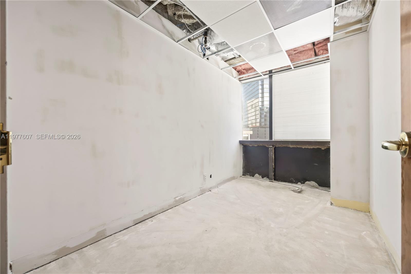 Подробнее 602 / кв.футов $ 2026-03-05 0 Фото