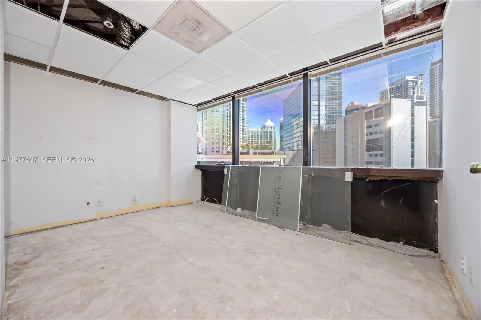 Подробнее 602 / кв.футов $ 2026-03-05 0 Фото