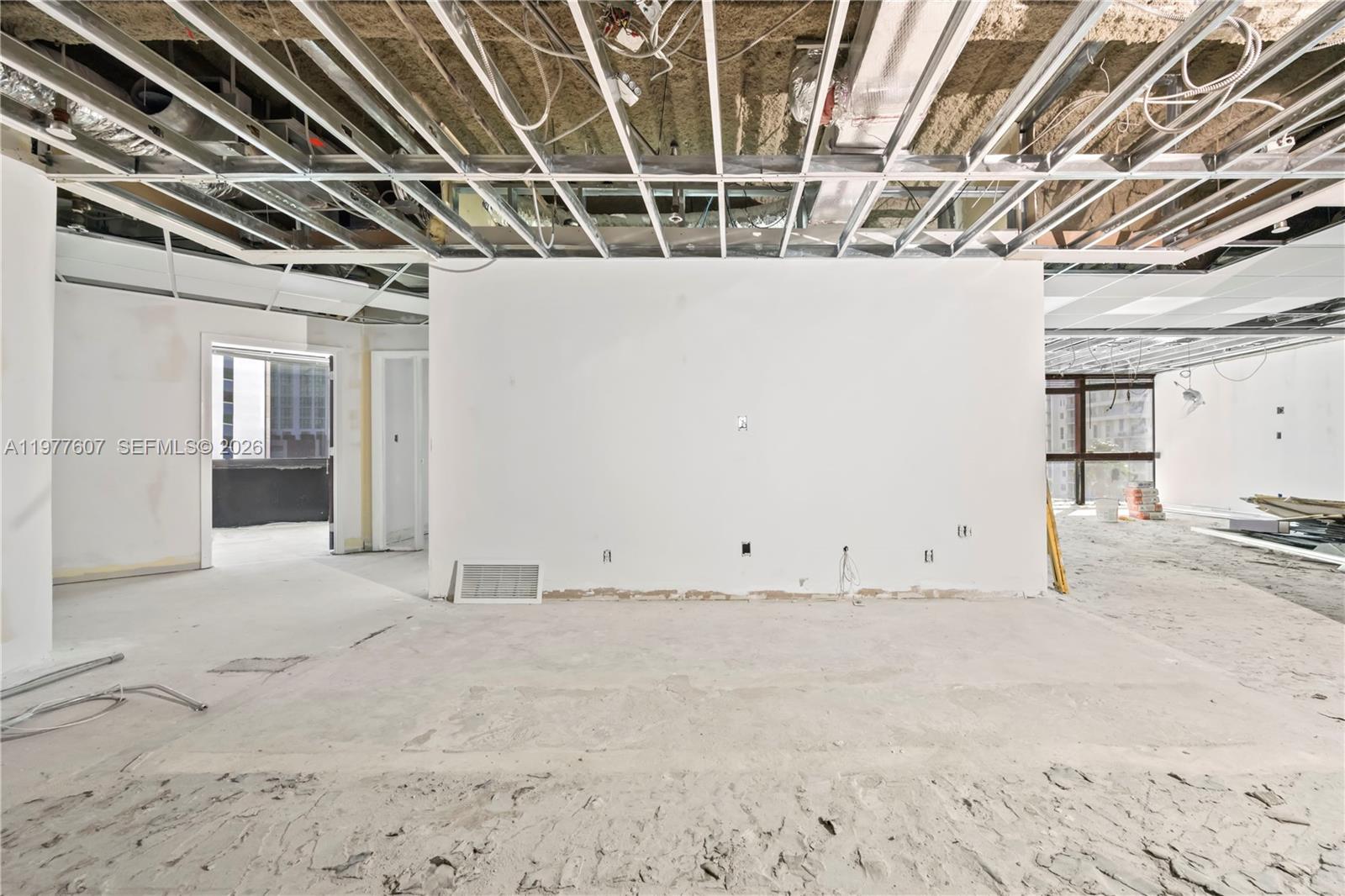 Подробнее 602 / кв.футов $ 2026-03-05 0 Фото