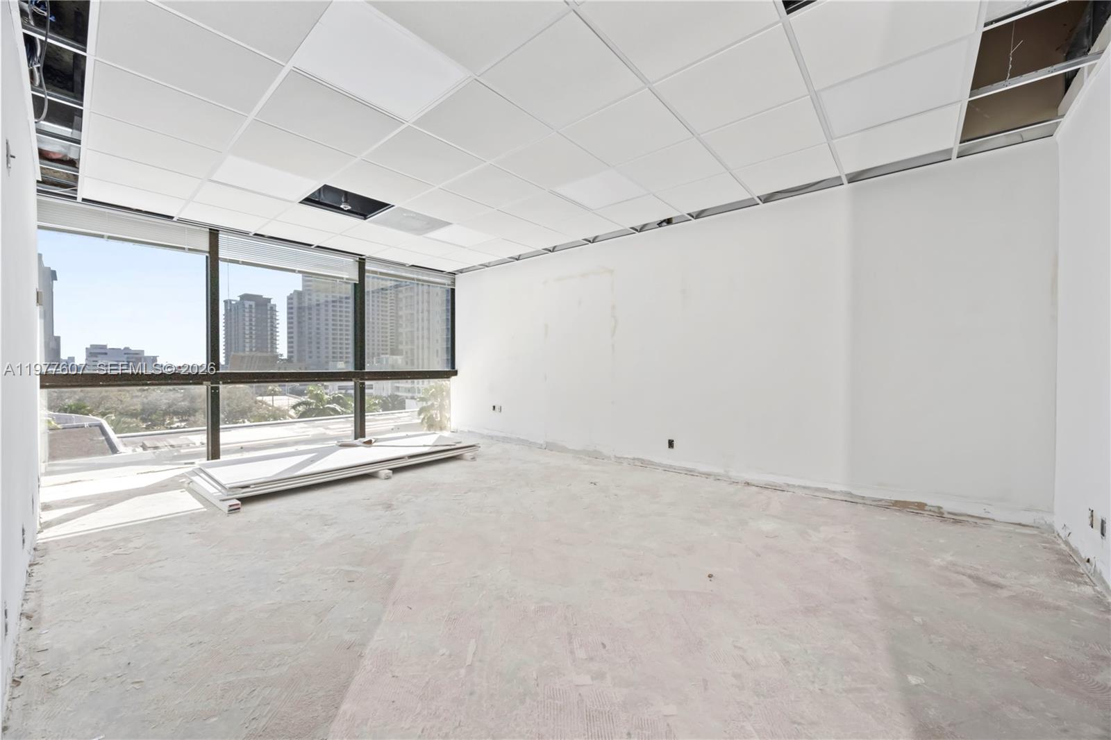 Подробнее 602 / кв.футов $ 2026-03-05 0 Фото