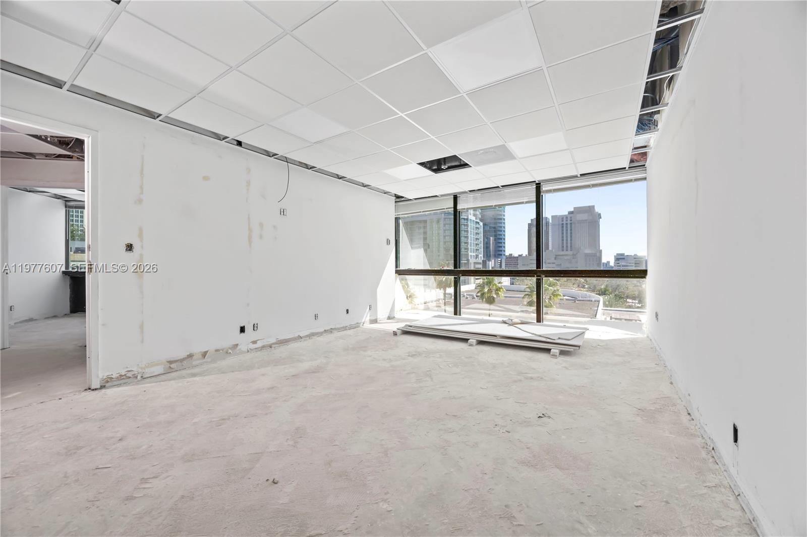 Подробнее 602 / кв.футов $ 2026-03-05 0 Фото