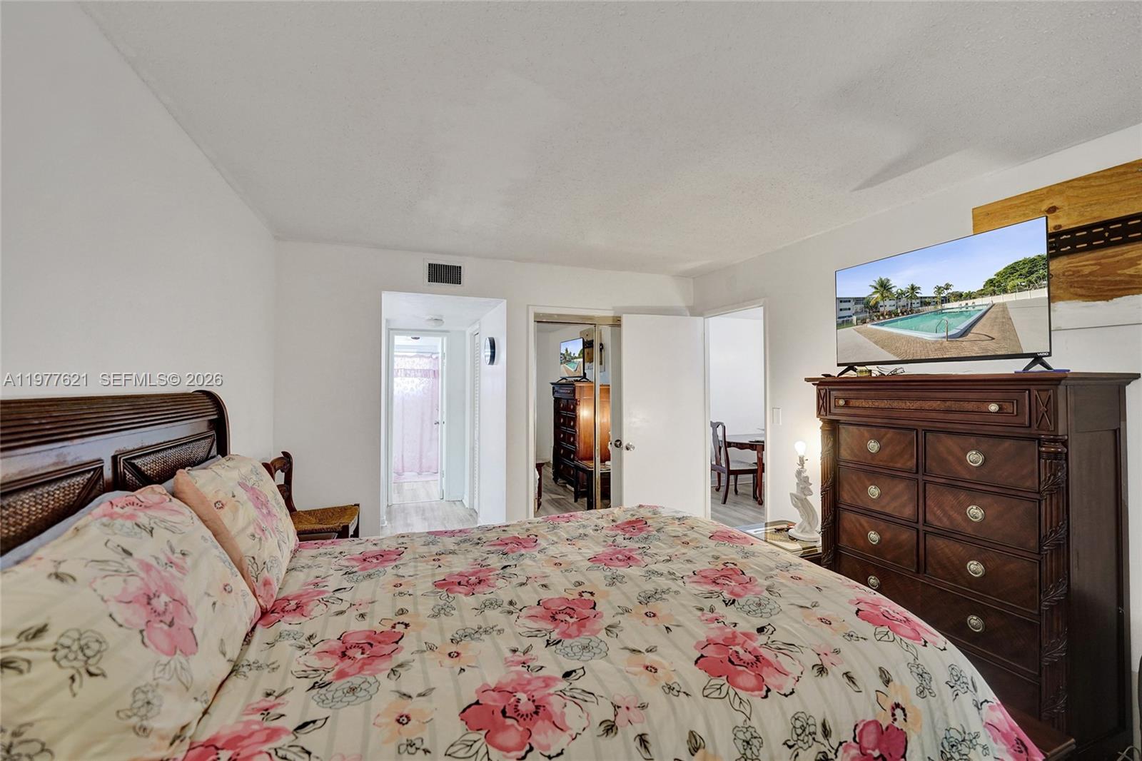 209 1 / 2 775 sq. ft. $ 2026-03-05 0 foto