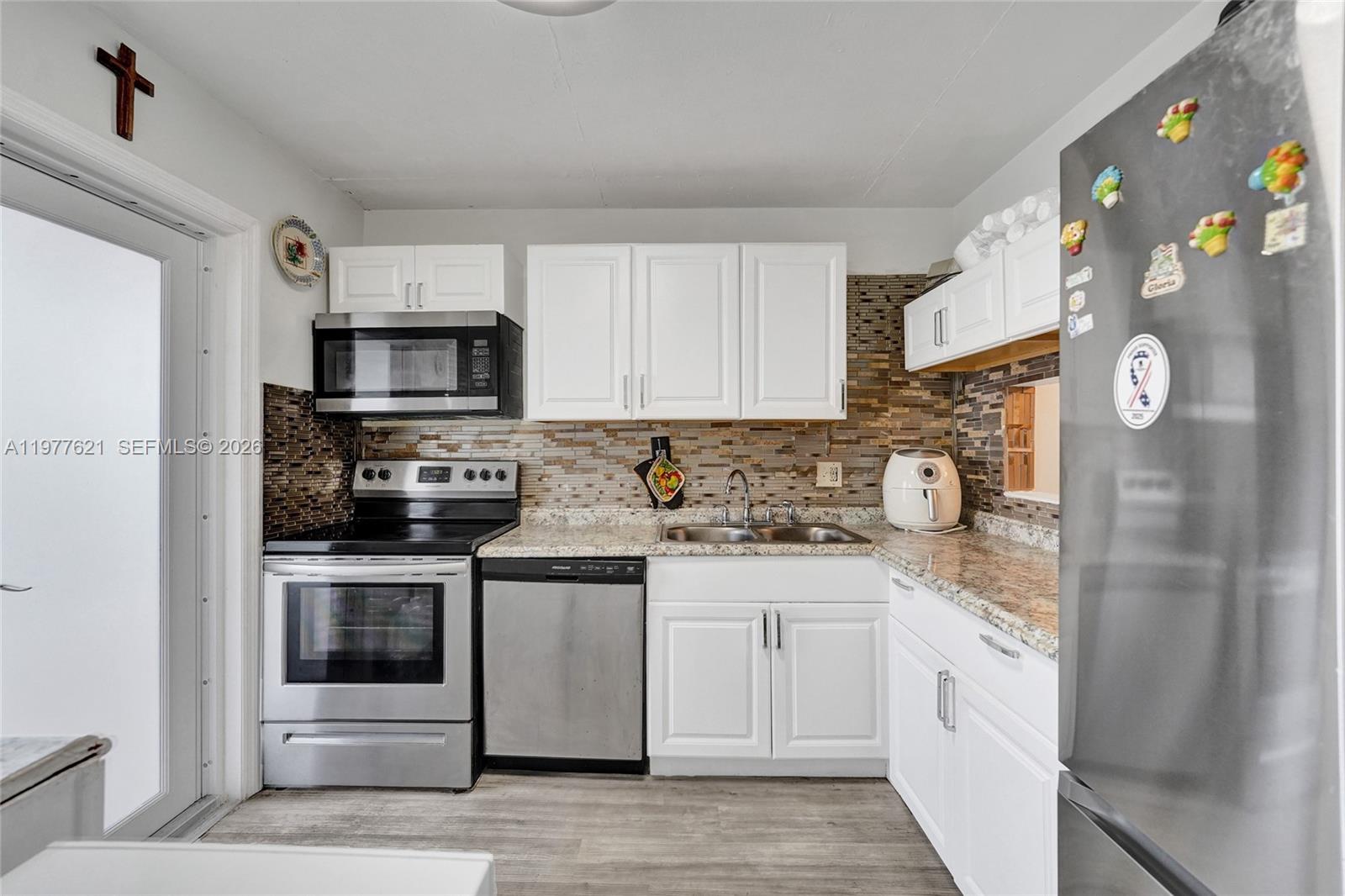 209 1 / 2 775 sq. ft. $ 2026-03-05 0 foto