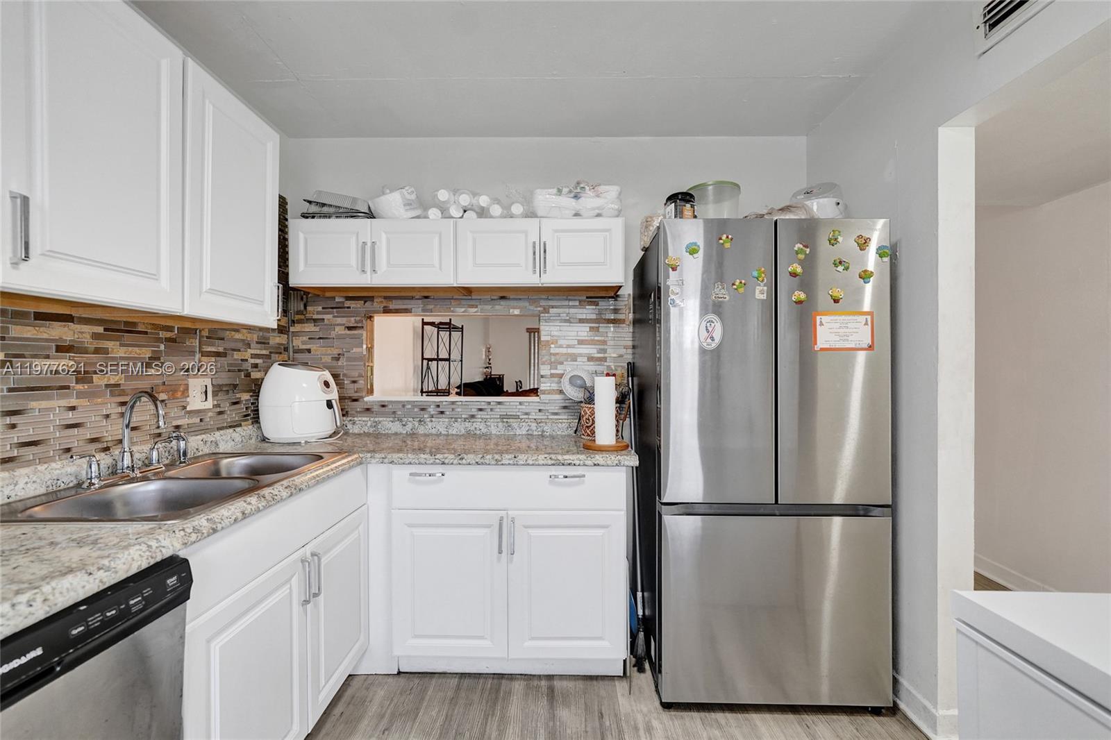 209 1 / 2 775 sq. ft. $ 2026-03-05 0 foto