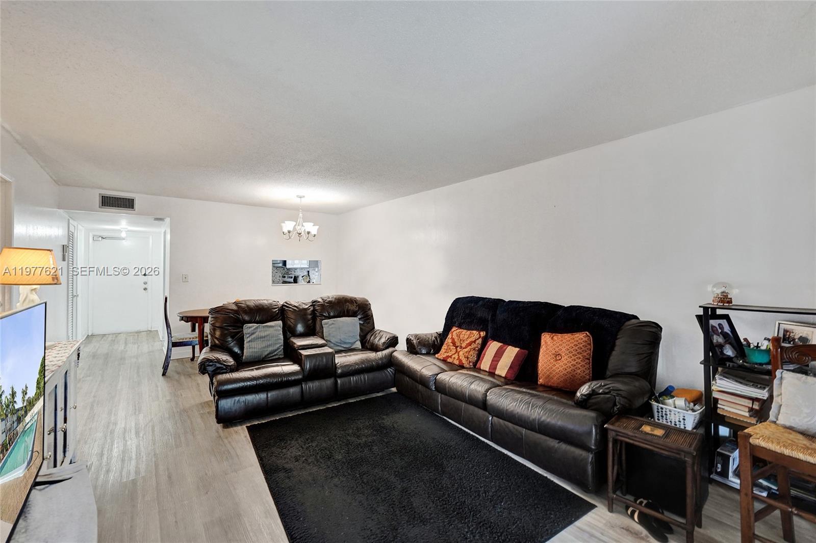 209 1 / 2 775 sq. ft. $ 2026-03-05 0 foto