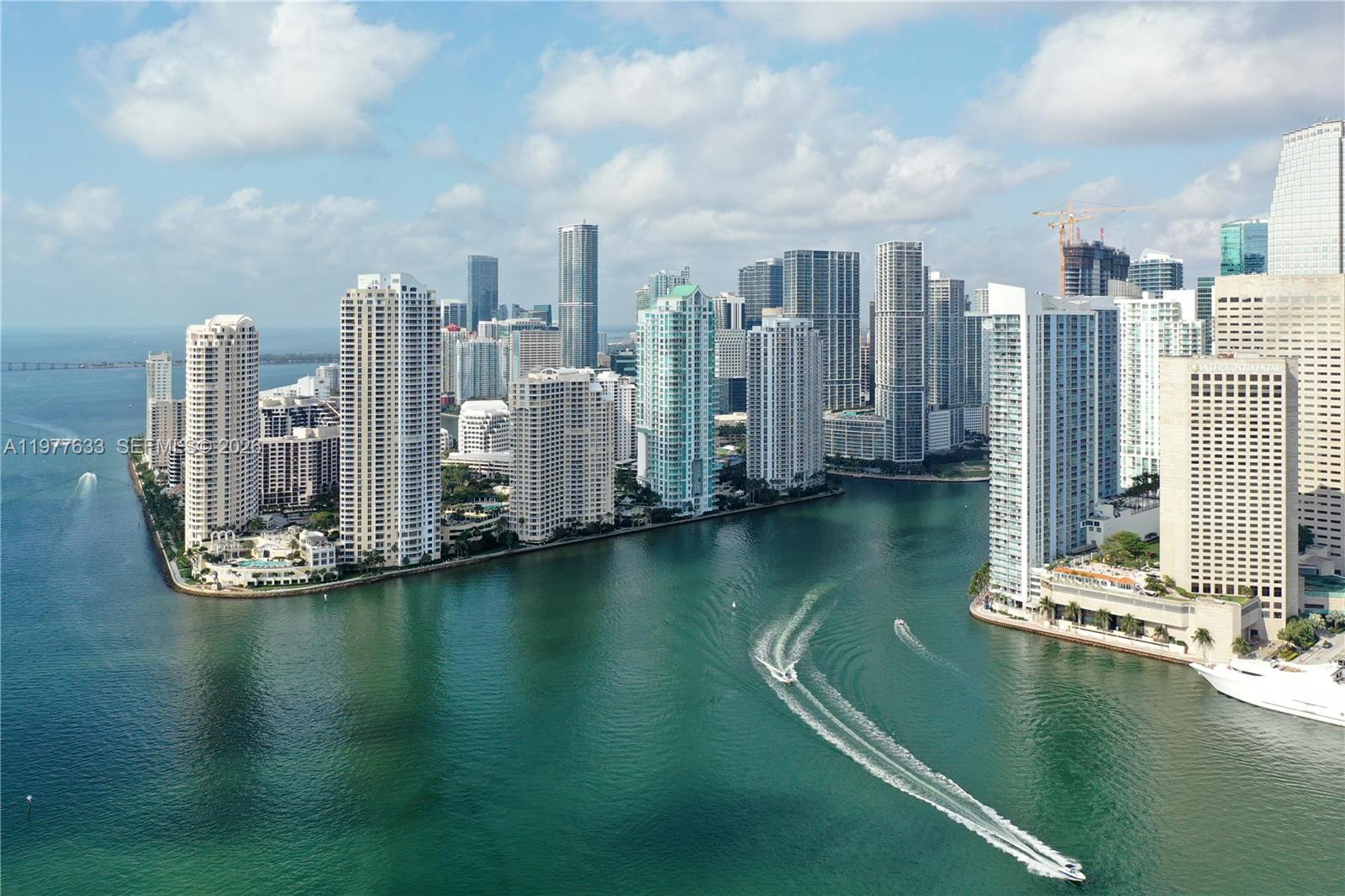   /   кв.футов $ 2026-03-05 0 Фото