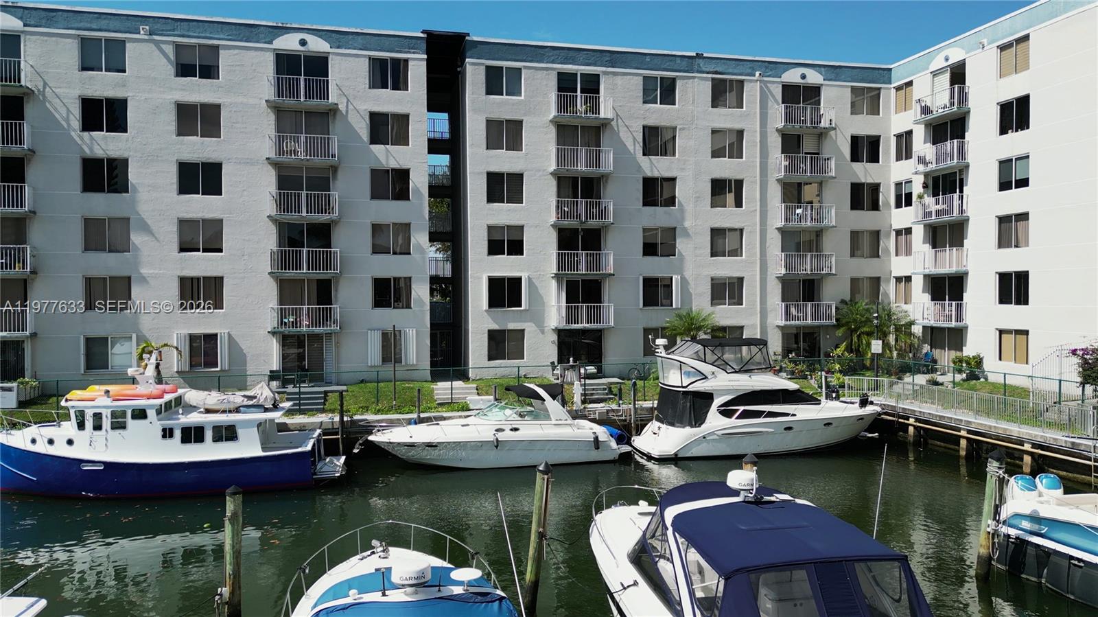   /   кв.футов $ 2026-03-05 0 Фото