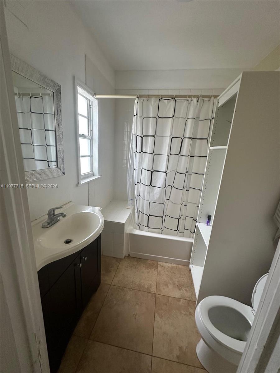   /  3158 кв.футов $ 2026-03-06 0 Фото