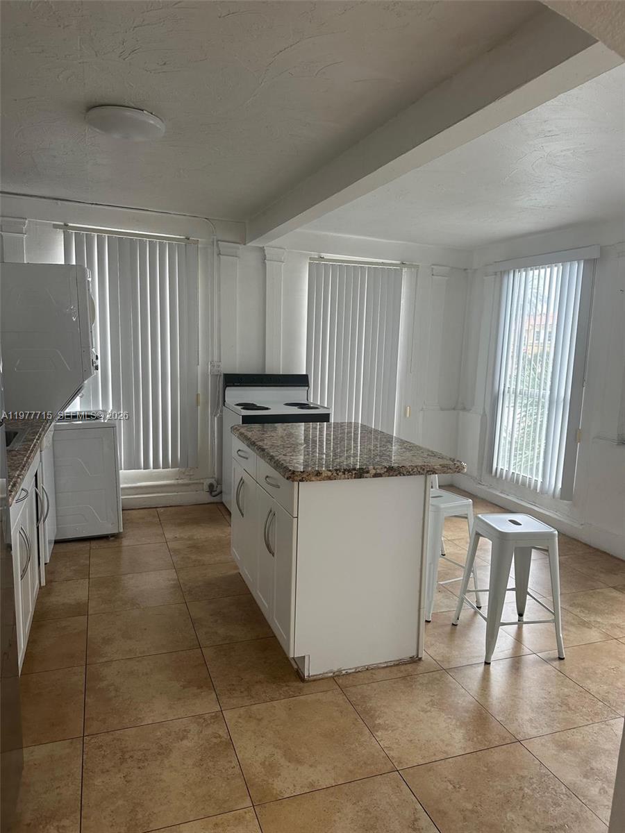   /  3158 кв.футов $ 2026-03-06 0 Фото