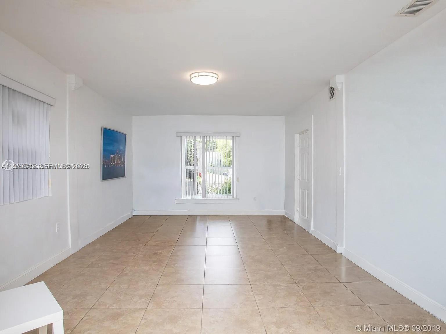   /  3158 кв.футов $ 2026-03-06 0 Фото