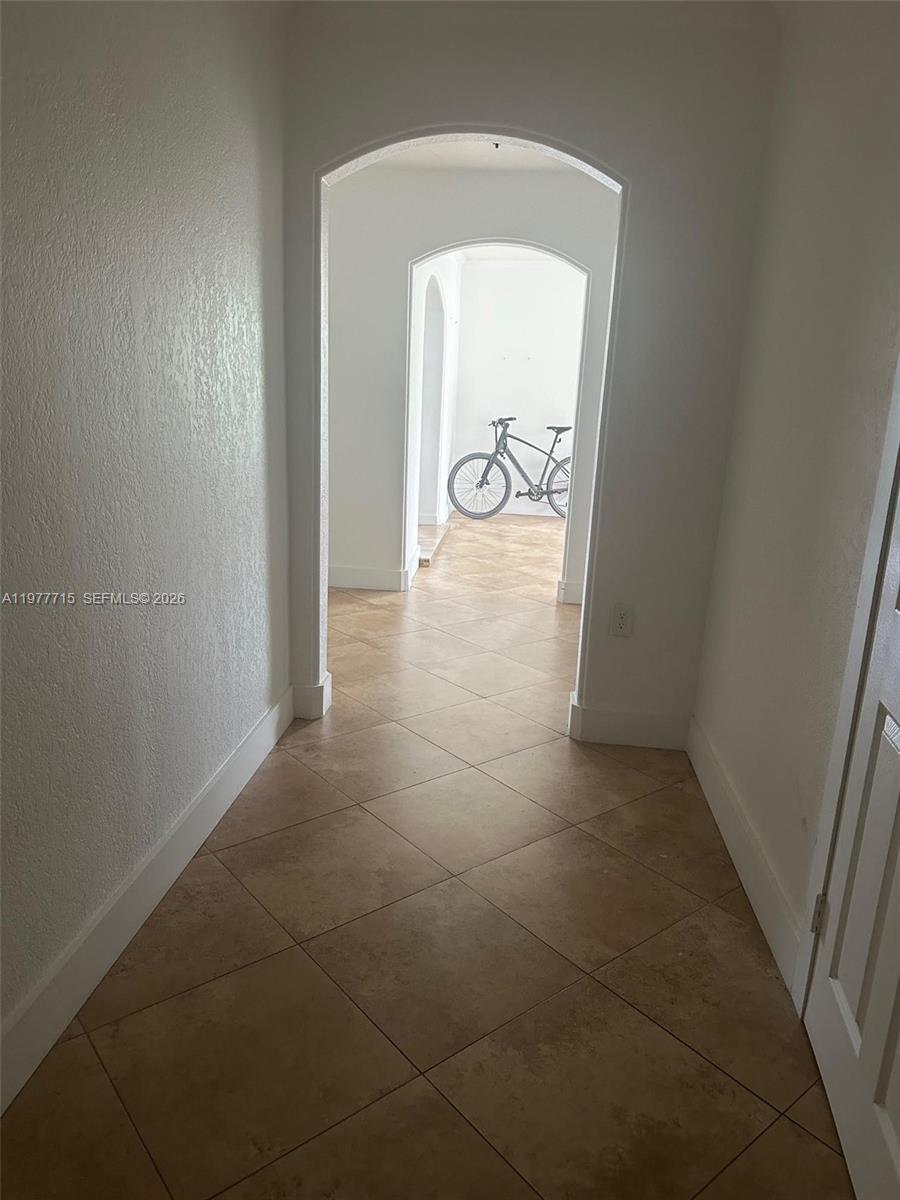   /  3158 кв.футов $ 2026-03-06 0 Фото