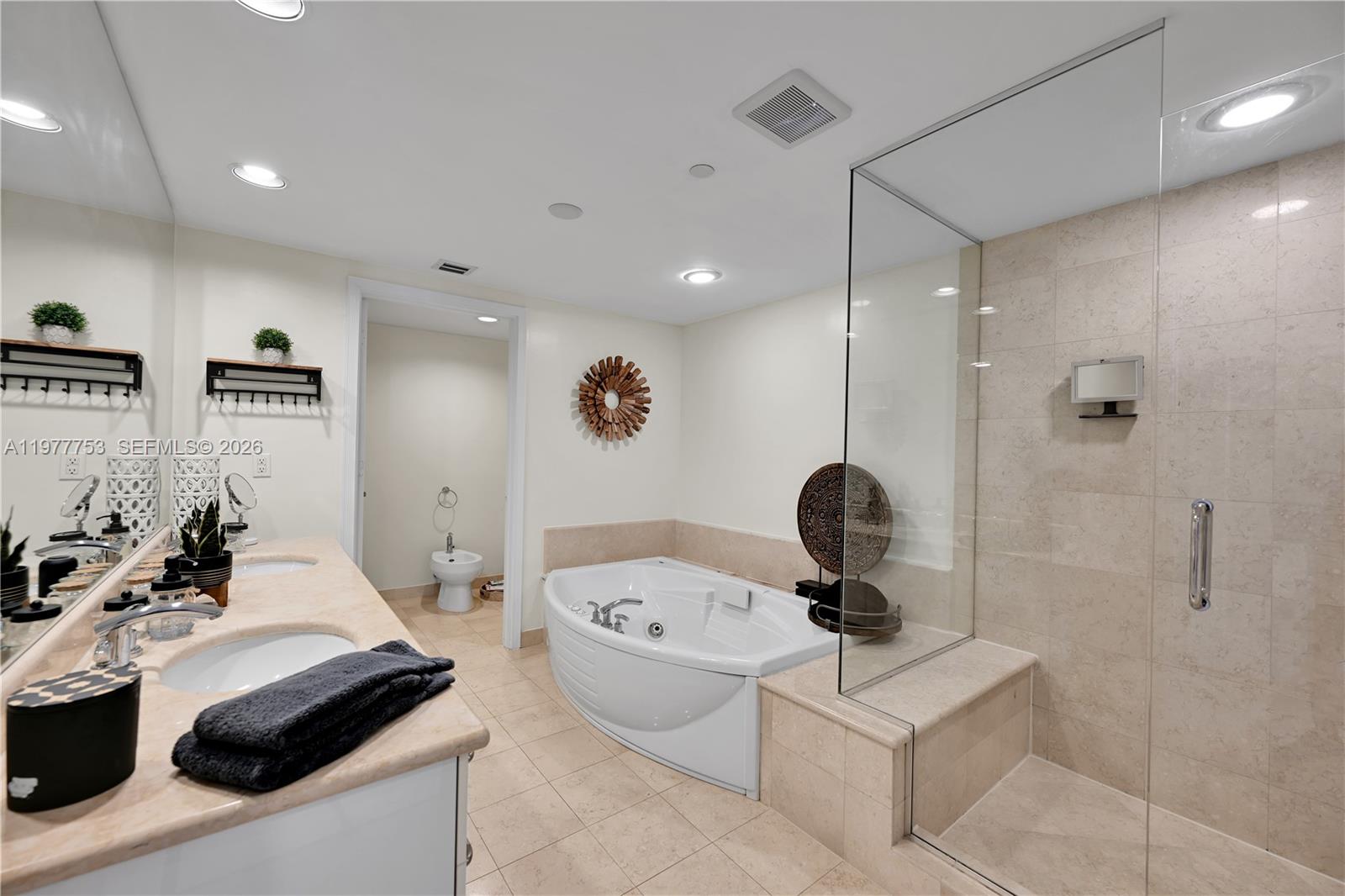 Photo of 3101 Ocean Dr  #2807, Hollywood, Florida, 33019 - 