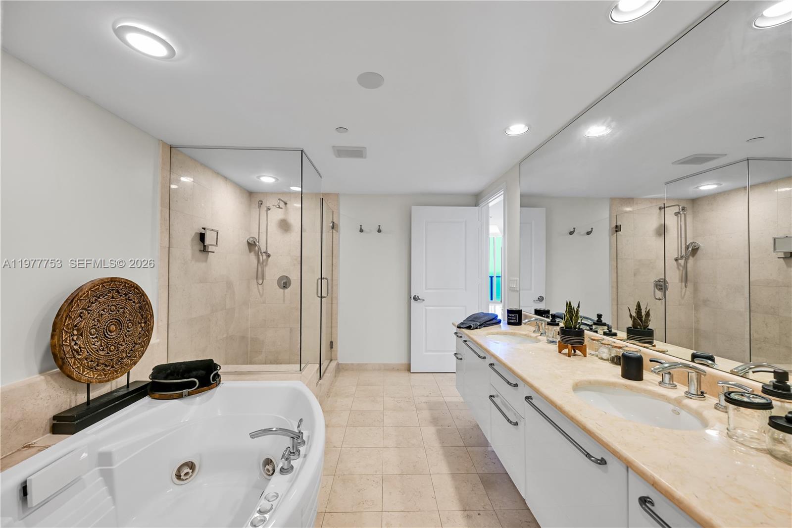 Photo of 3101 Ocean Dr  #2807, Hollywood, Florida, 33019 - 