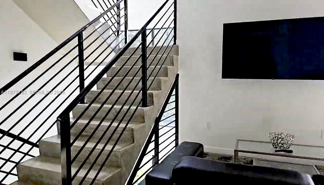   /  9276 sq. ft. $ 2026-03-06 0 foto