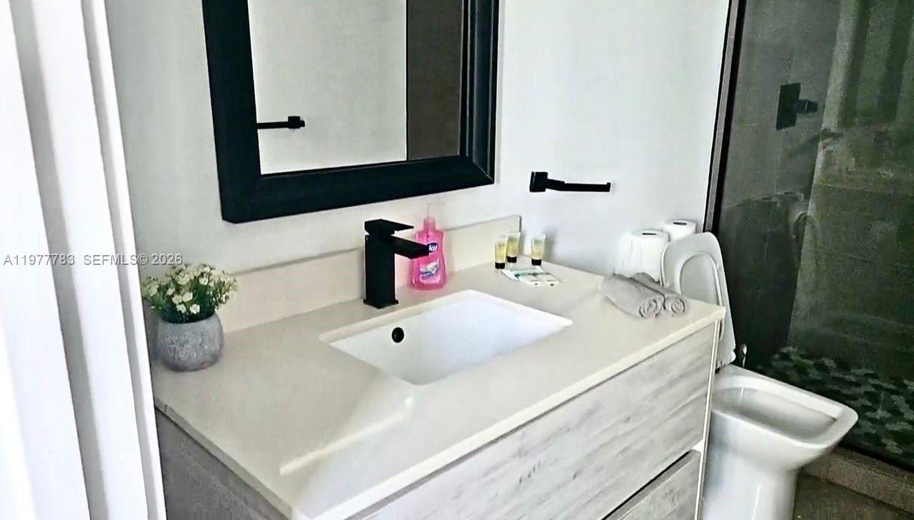   /  9276 sq. ft. $ 2026-03-06 0 foto