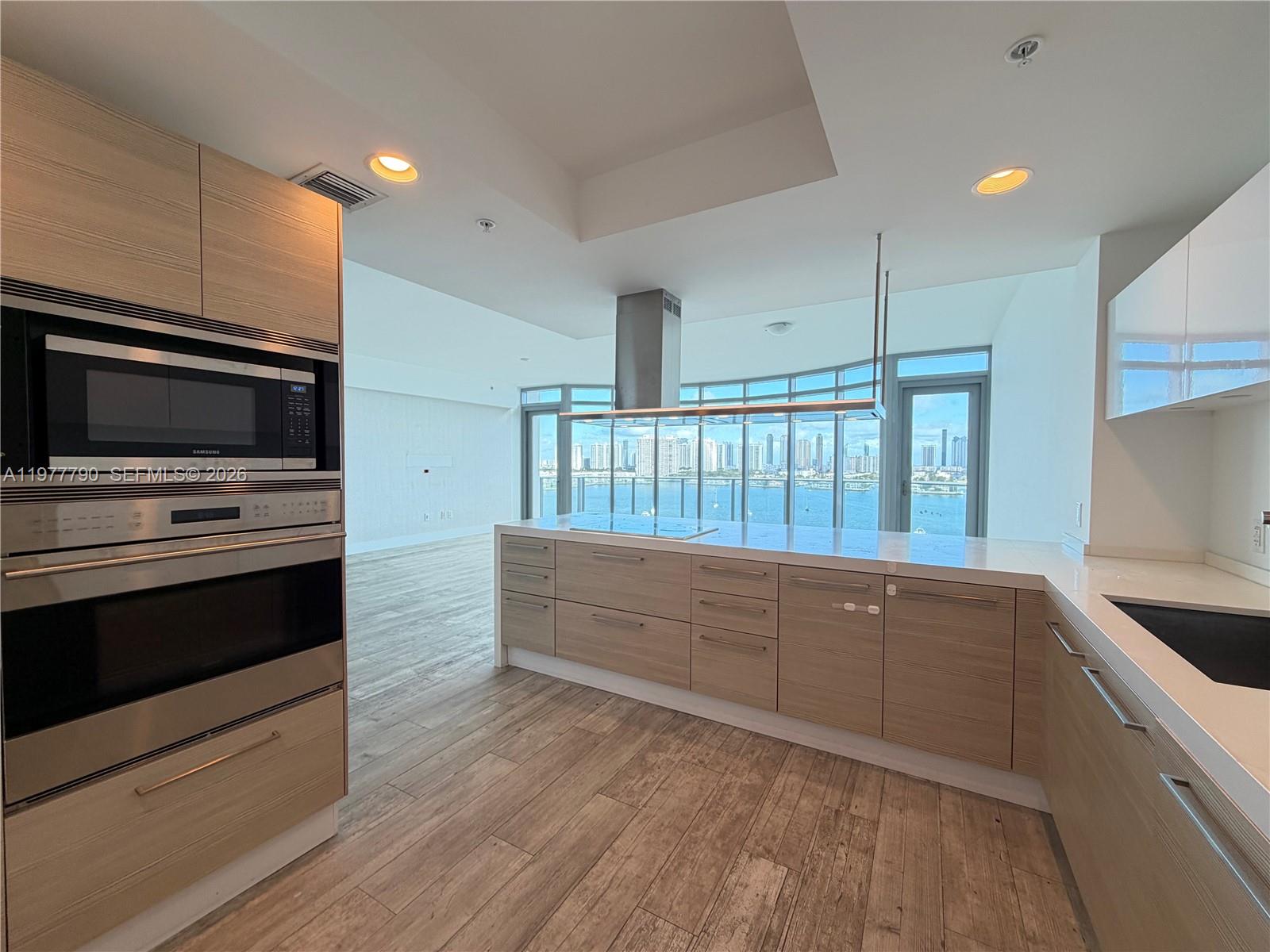 Photo of 17111 Biscayne Blvd  #1211, North Miami Beach, Florida, 33160 - 