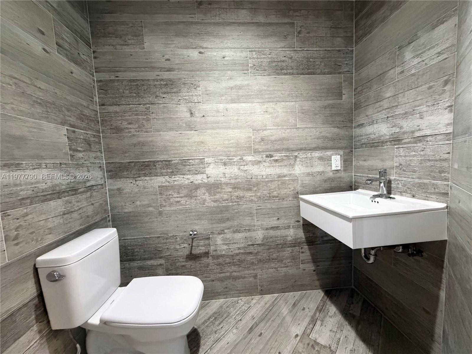 Photo of 17111 Biscayne Blvd  #1211, North Miami Beach, Florida, 33160 - 