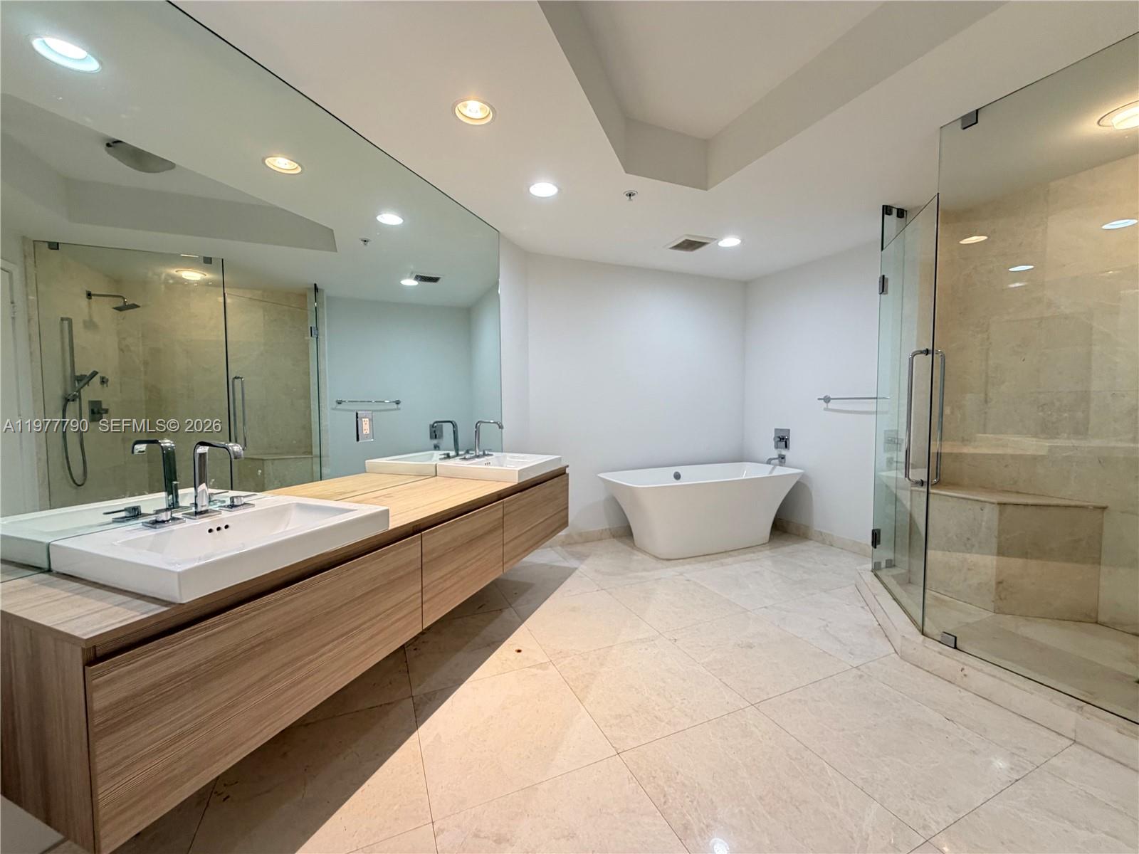 Photo of 17111 Biscayne Blvd  #1211, North Miami Beach, Florida, 33160 - 