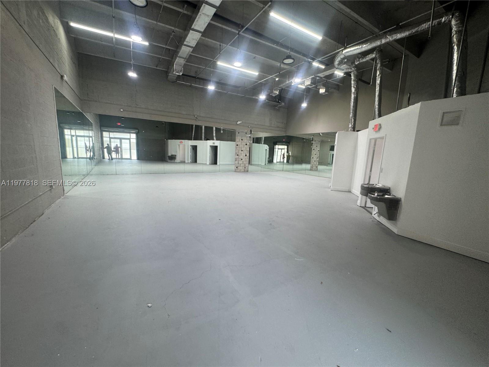 11  /   sq. ft. $ 2026-03-06 0 Photo