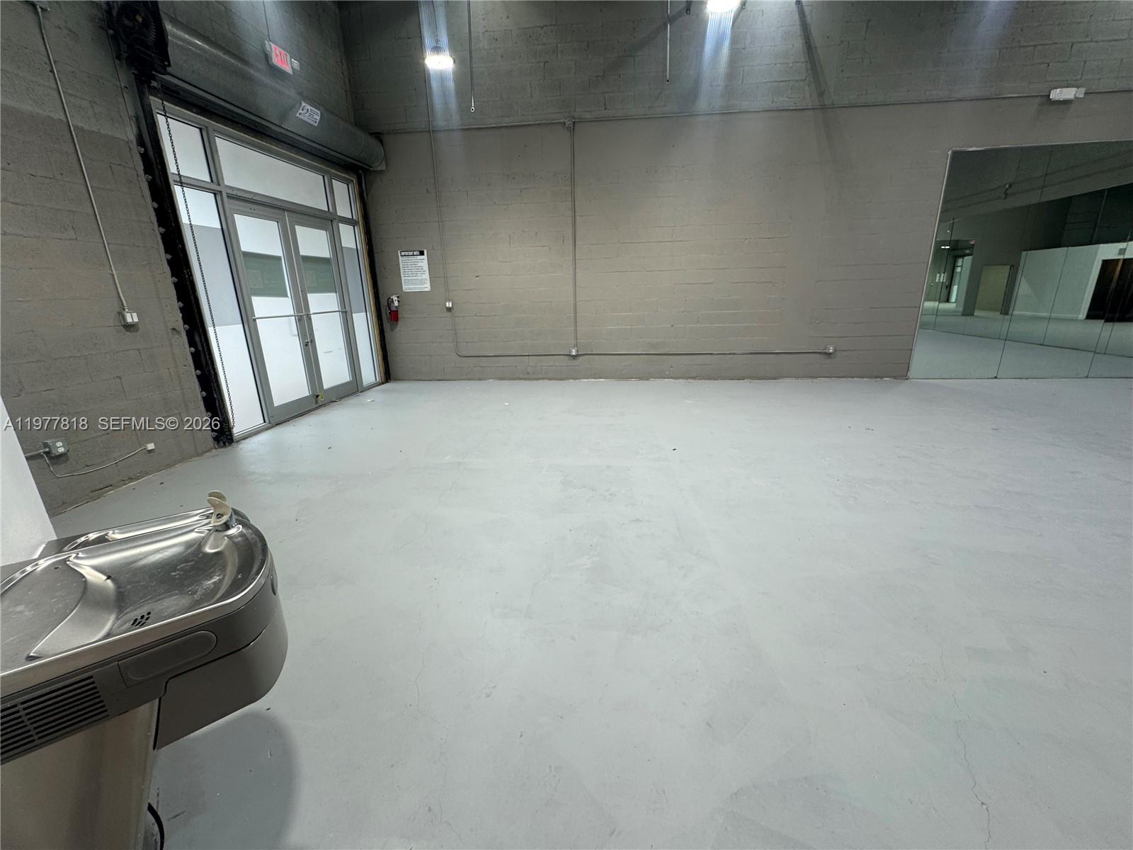 11  /   sq. ft. $ 2026-03-06 0 Photo