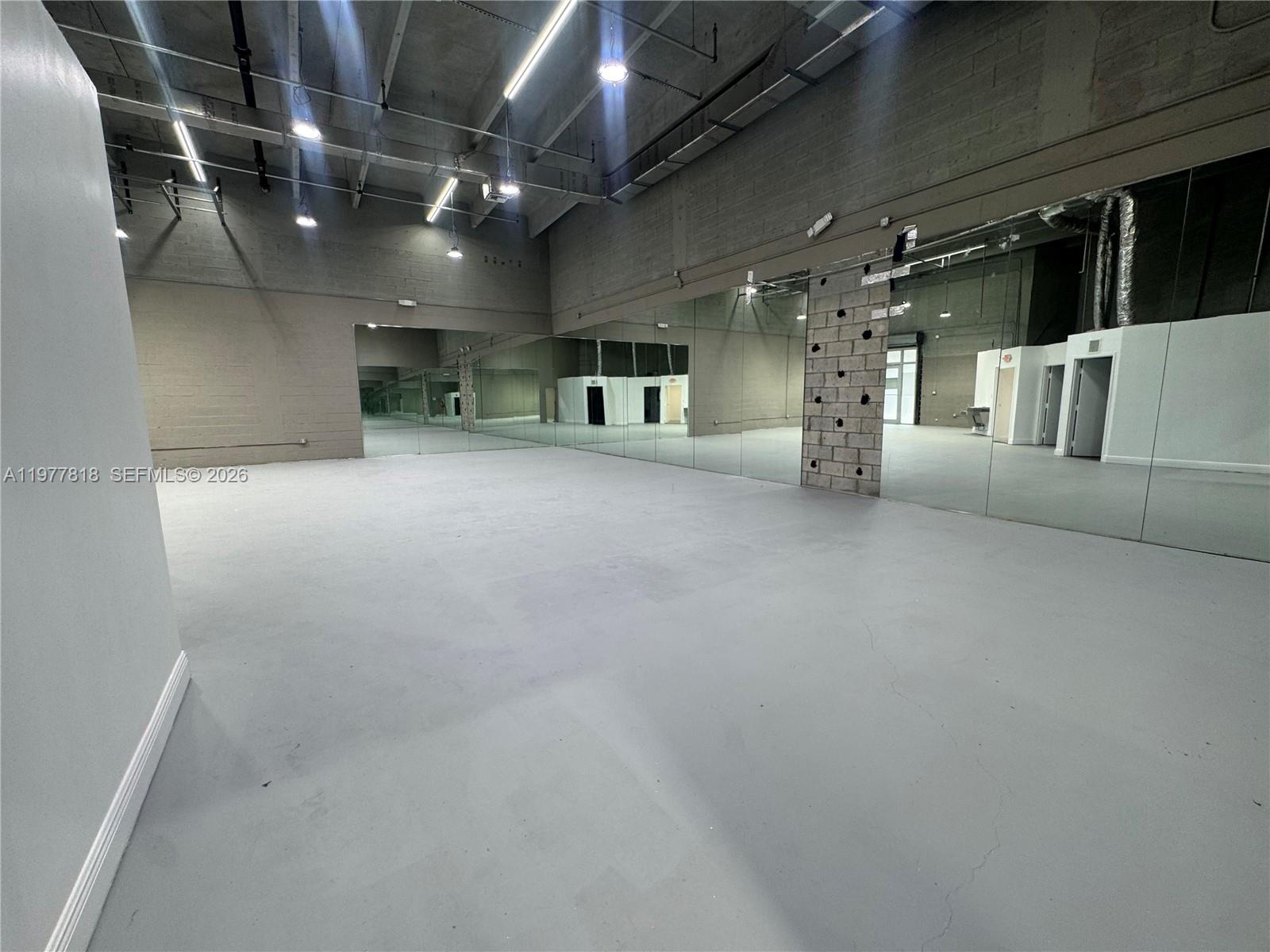 11  /   sq. ft. $ 2026-03-06 0 Photo