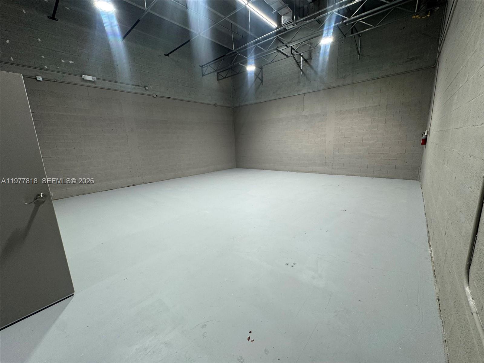 11  /   sq. ft. $ 2026-03-06 0 Photo