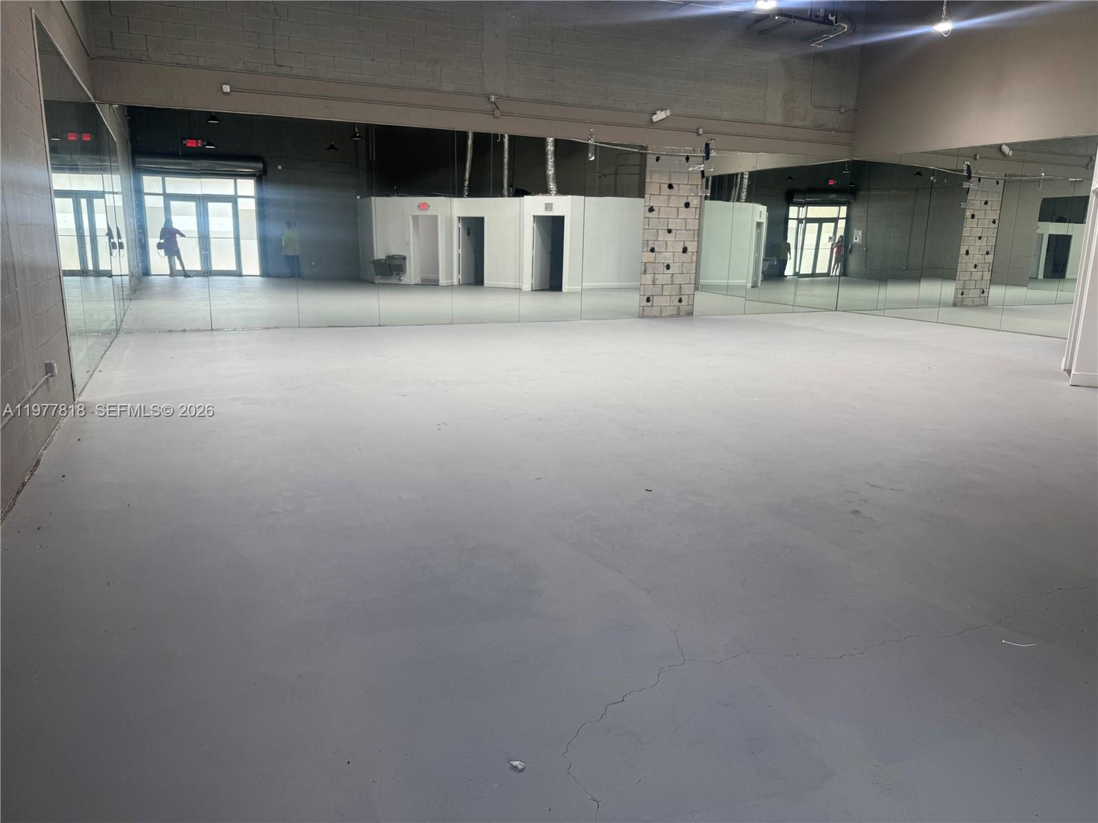 11  /   sq. ft. $ 2026-03-06 0 Photo