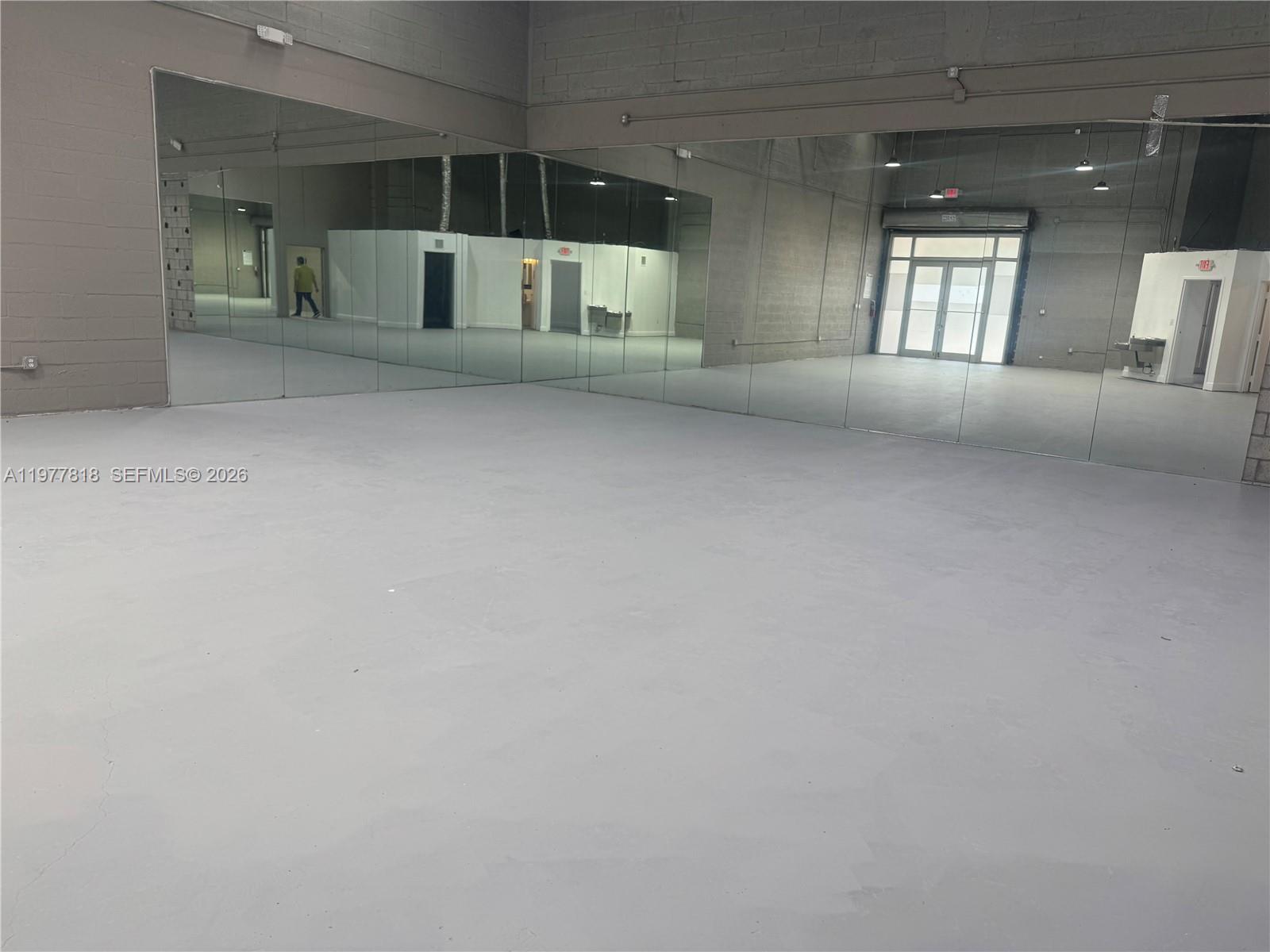 11  /   sq. ft. $ 2026-03-06 0 Photo