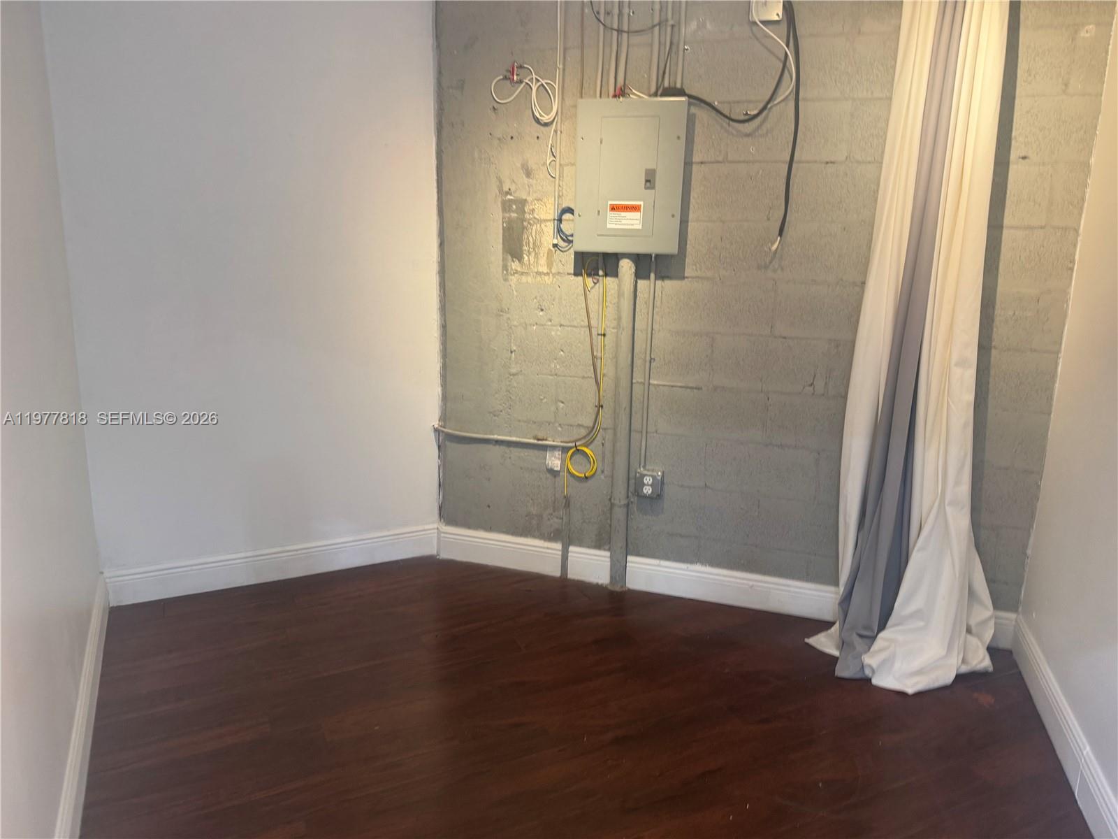 11  /   sq. ft. $ 2026-03-06 0 Photo