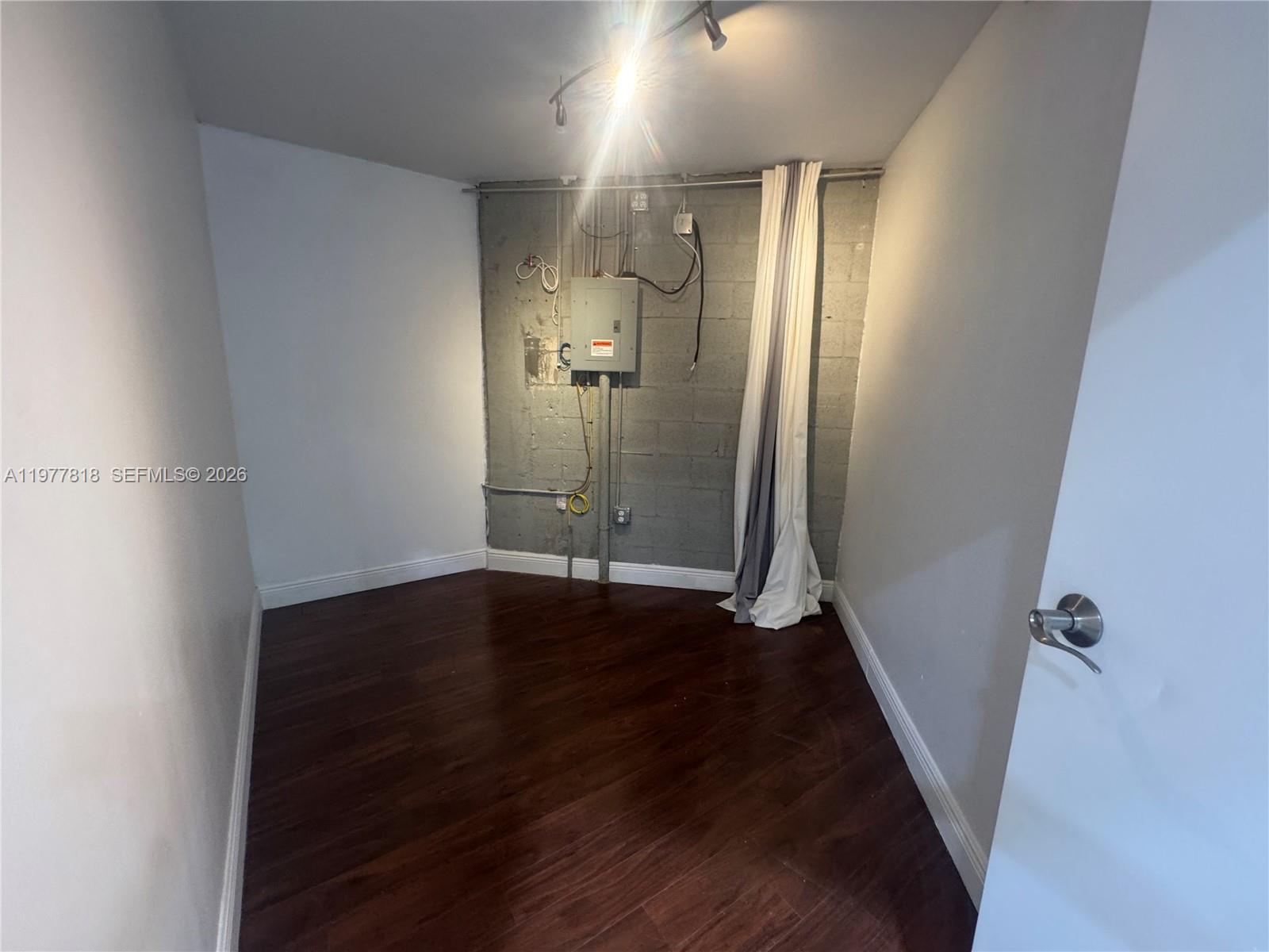 11  /   sq. ft. $ 2026-03-06 0 Photo