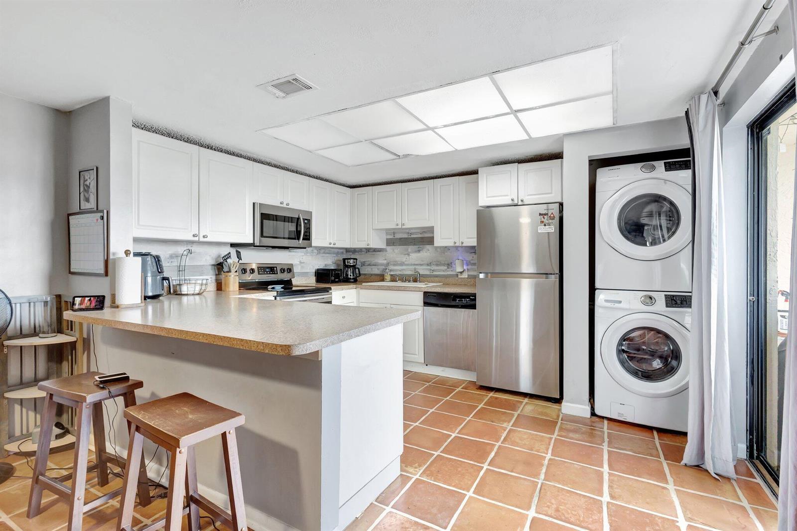 1586 3 /  1622 sq. ft. $ 2026-09-29 0 foto