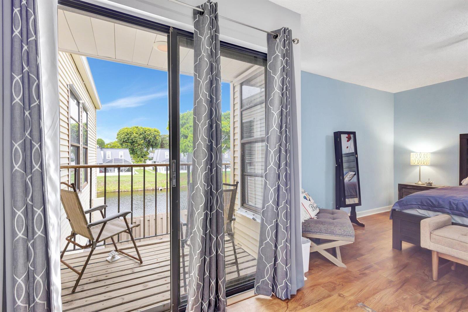 1586 3 /  1622 sq. ft. $ 2026-09-29 0 foto