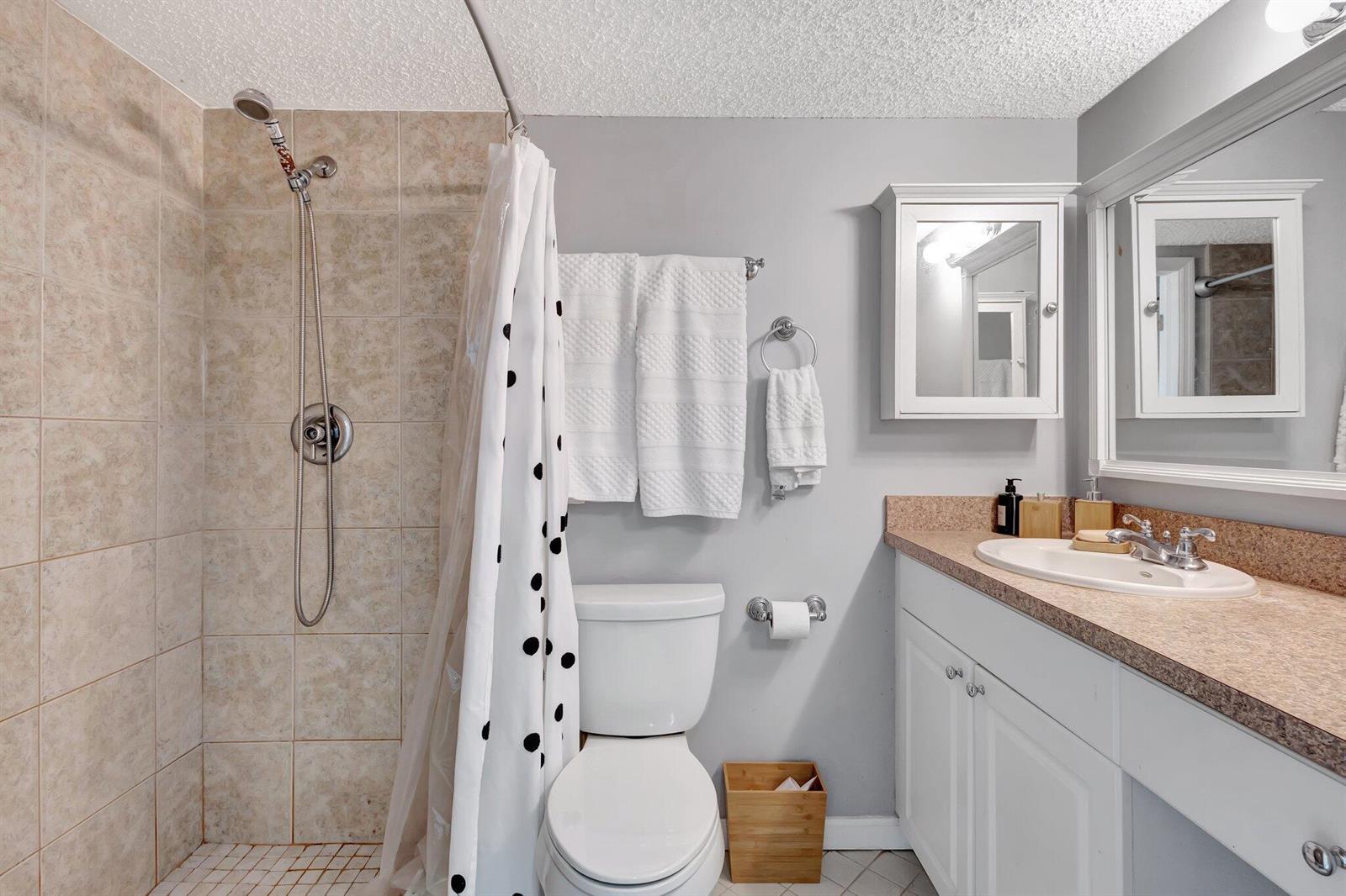 1586 3 /  1622 sq. ft. $ 2026-09-29 0 foto