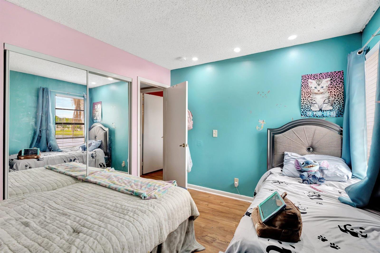 1586 3 /  1622 sq. ft. $ 2026-09-29 0 foto