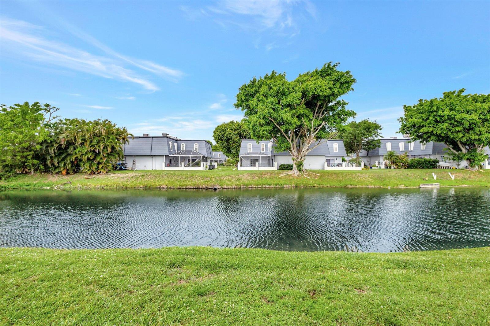 1586 3 /  1622 sq. ft. $ 2026-09-29 0 foto