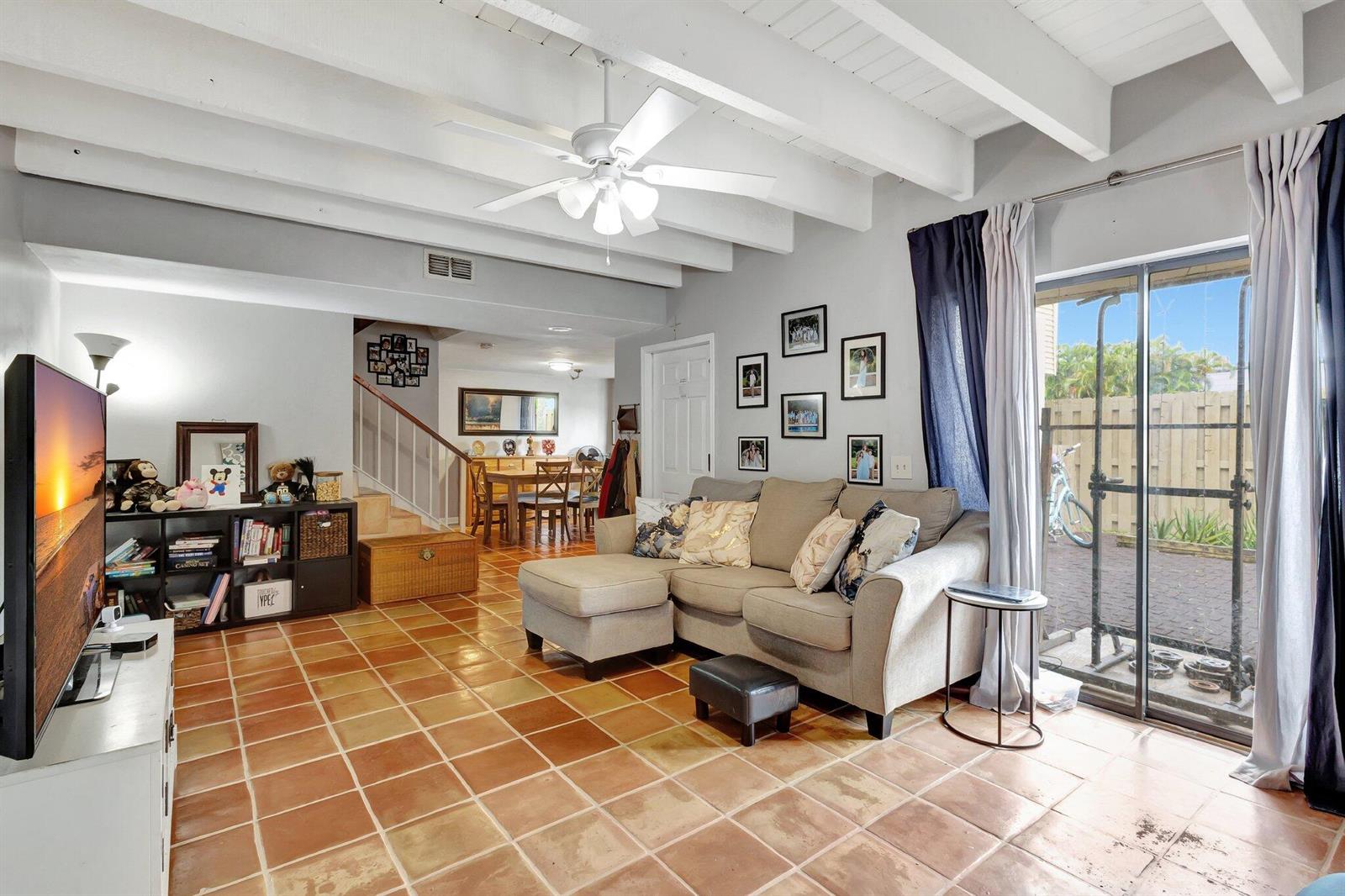 1586 3 /  1622 sq. ft. $ 2026-09-29 0 foto